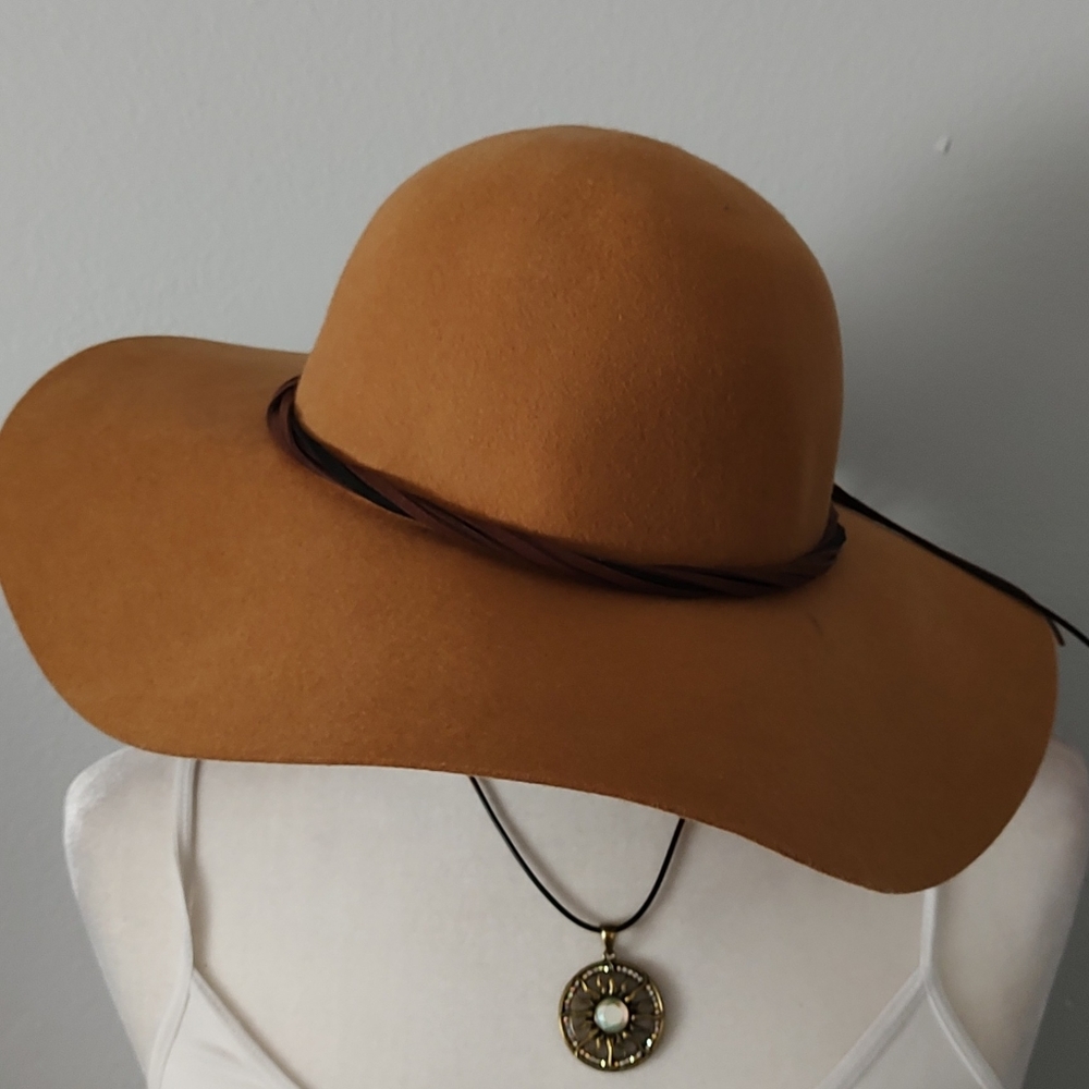 Hat Women Girls Faded Glory  Wool Warm S/M Solid Brown New With Out tag